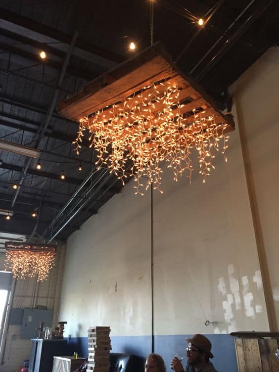 rustic-wooden-palette-wedding-chandelier