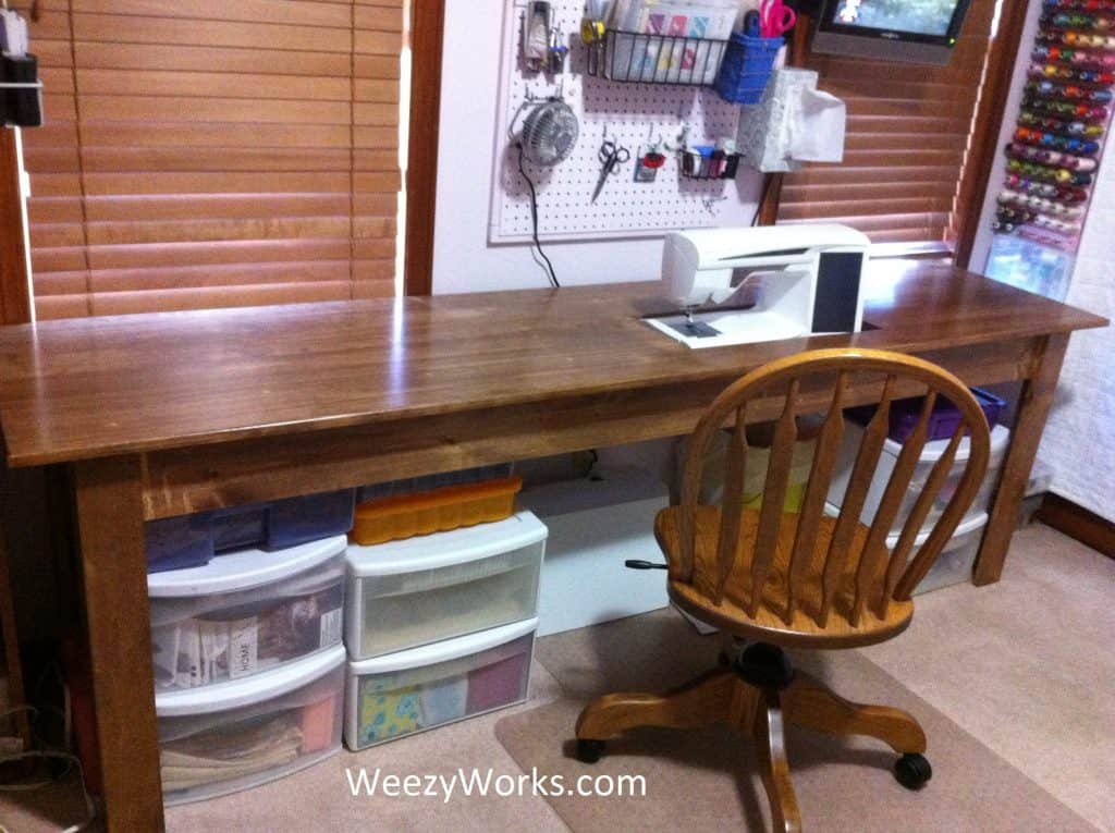 27 Artful DIY Sewing Table Plans