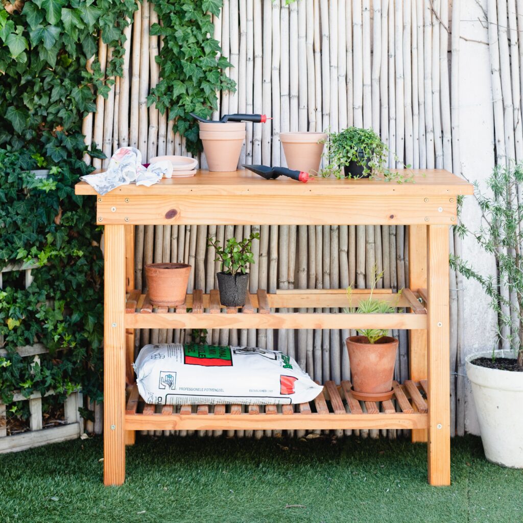 Potting Bench made with 2x4