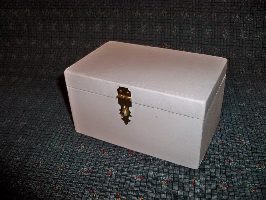 Nifty Rectangular Jewelry Box