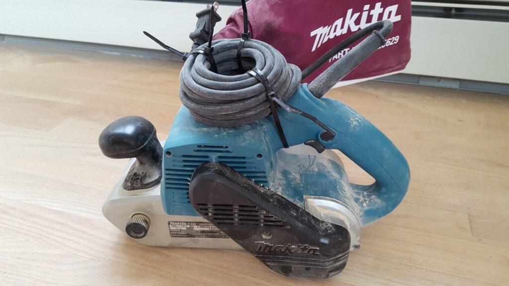 Makita 9403 4 x 24 Belt Sander i clicked a picture when i doing work 
