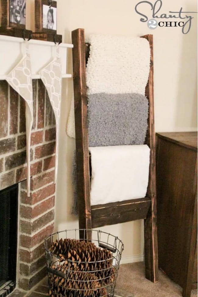 8 Free DIY Quilt Rack Plans You Can Make Today (With Pictures)