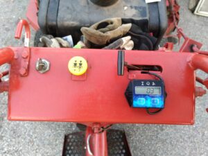 Runleader Small Engine Meter measuring